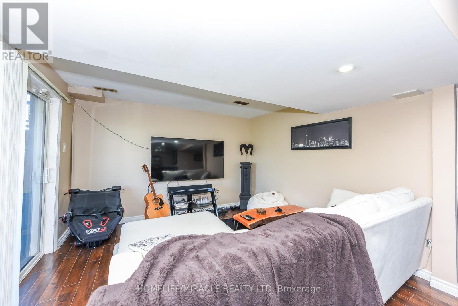 23 ROUNDSTONE DRIVE - 44