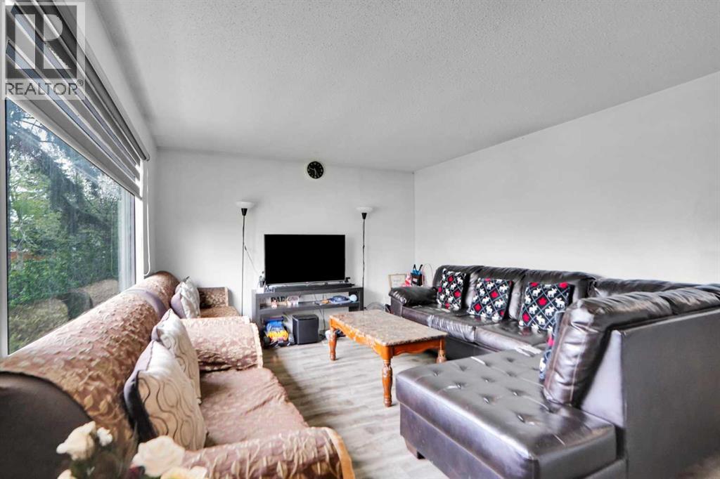 168 Castlebrook Drive NE - 8