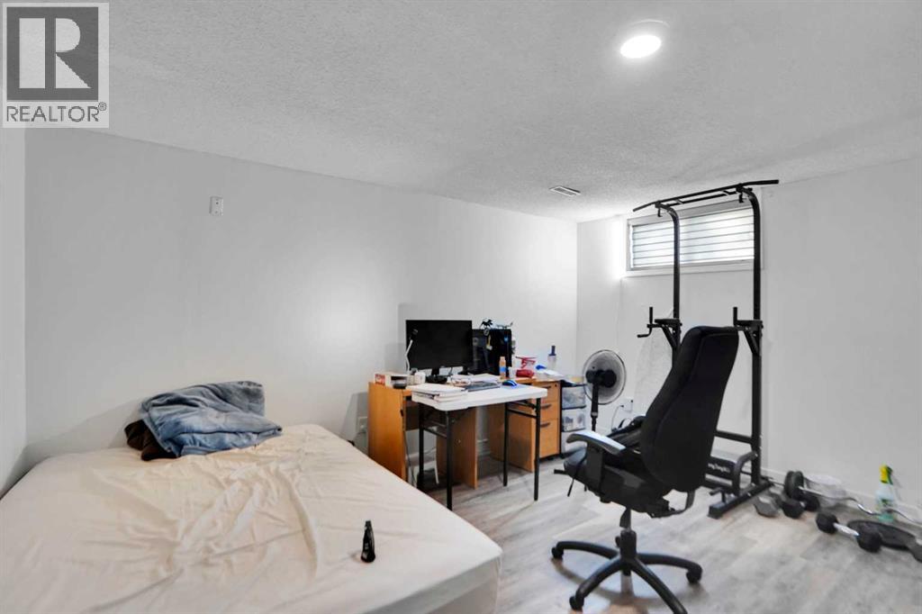 168 Castlebrook Drive NE - 33