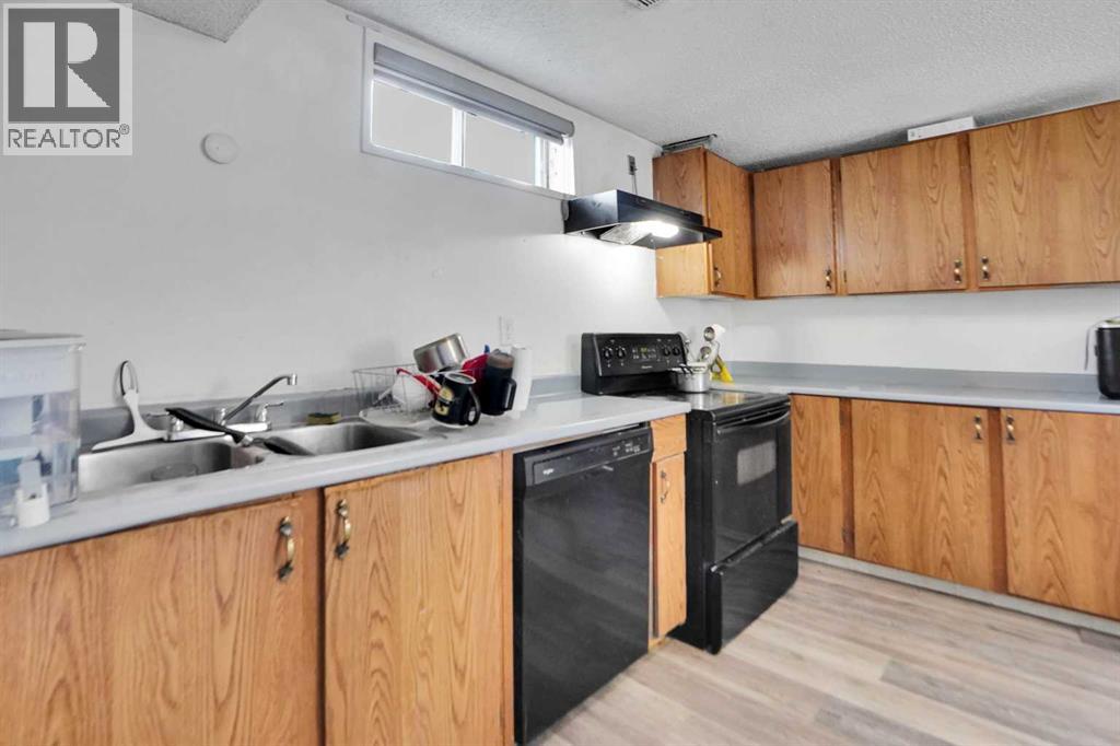 168 Castlebrook Drive NE - 36