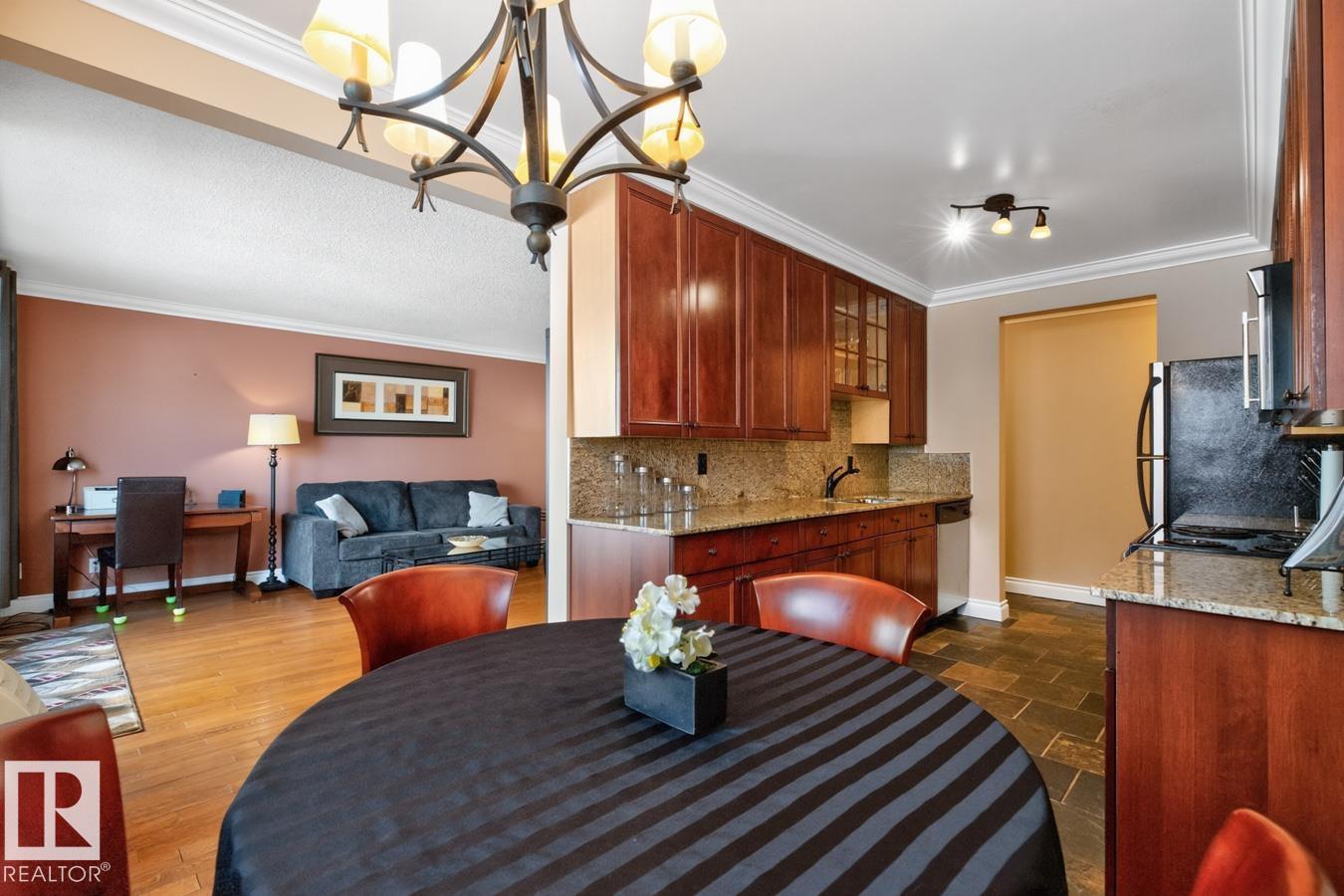 #206 10745 83 AV NW - 14