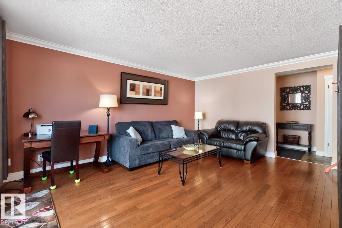 #206 10745 83 AV NW - 5