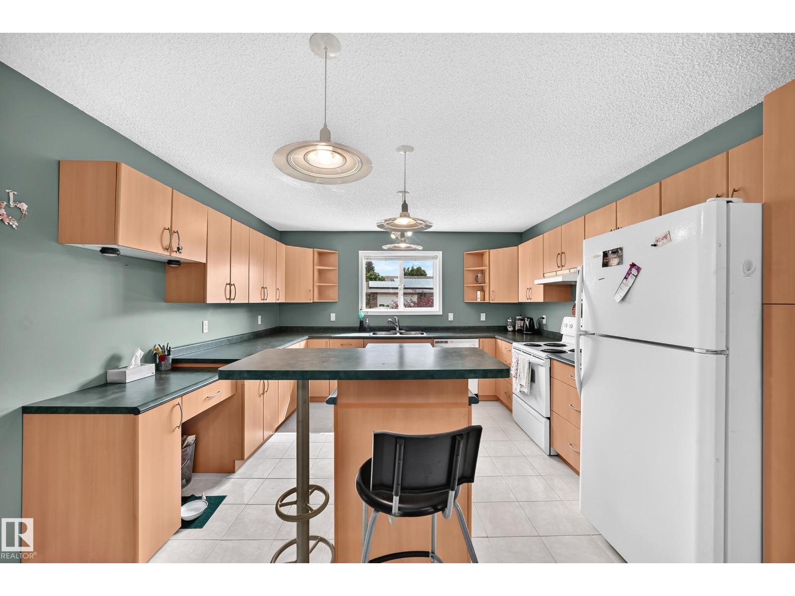 1116 39 ST NW - 4