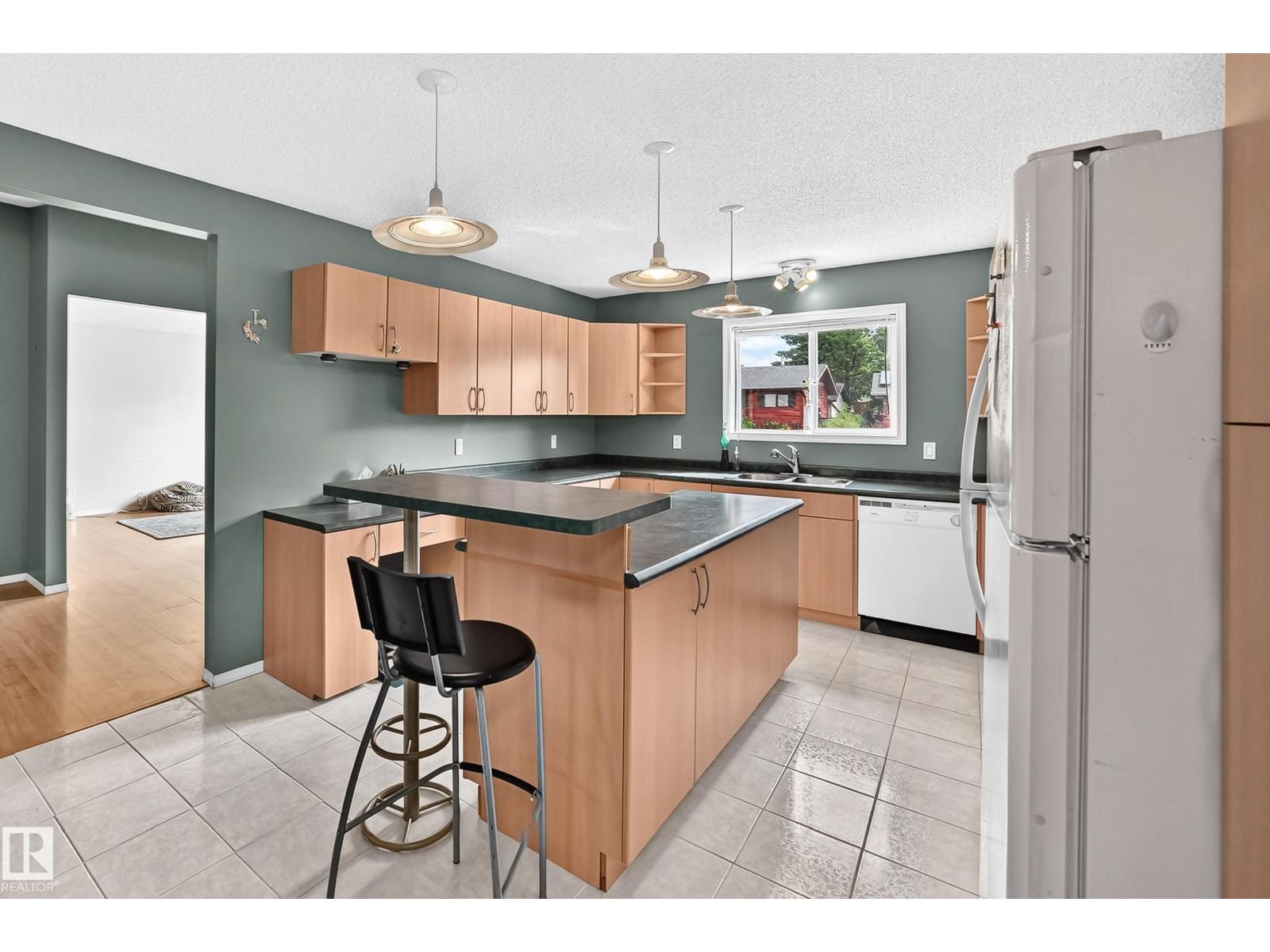 1116 39 ST NW - 5
