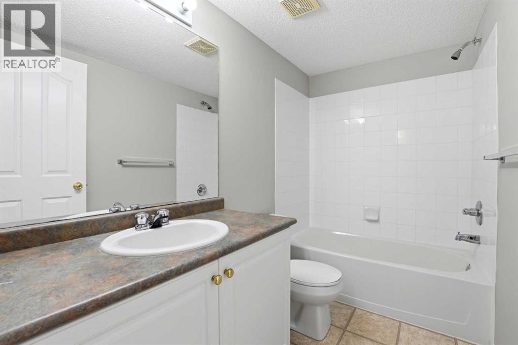 #105 60 Lawford Avenue - 17