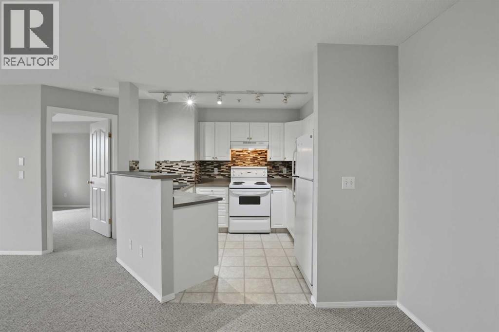 #105 60 Lawford Avenue - 11