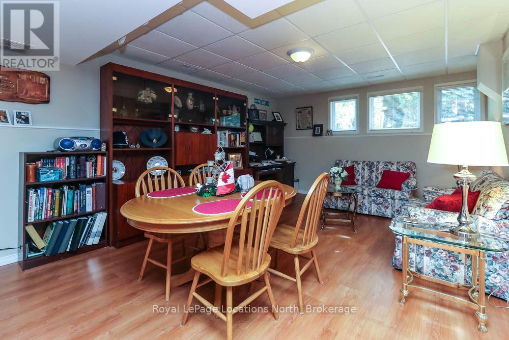 33 BIRCHWOOD TRAIL - 33