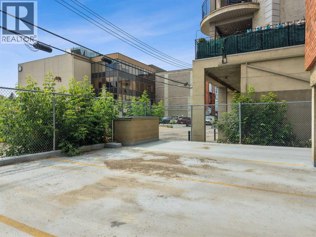 #405 523 15 Avenue SW - 23