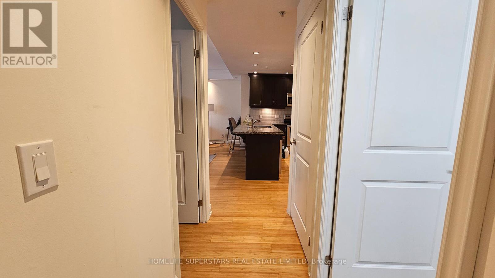 #302 205 LAKESHORE ROAD W - 31