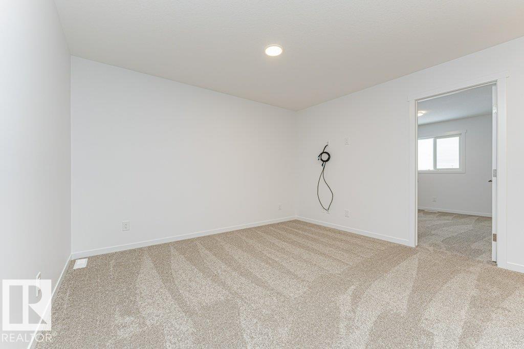 6276 180 AV NW - 20