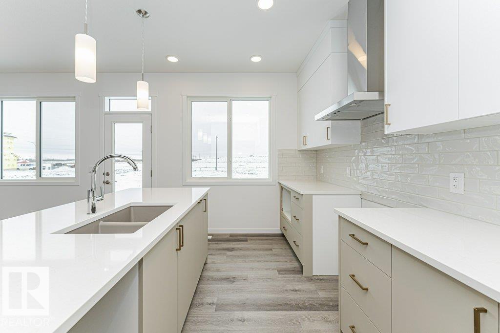 6276 180 AV NW - 5