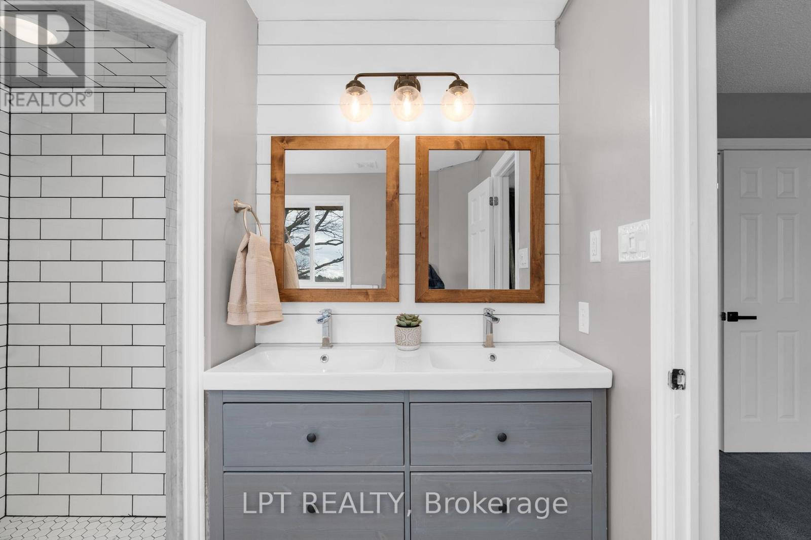 47 NORTHVIEW CRESCENT - 24