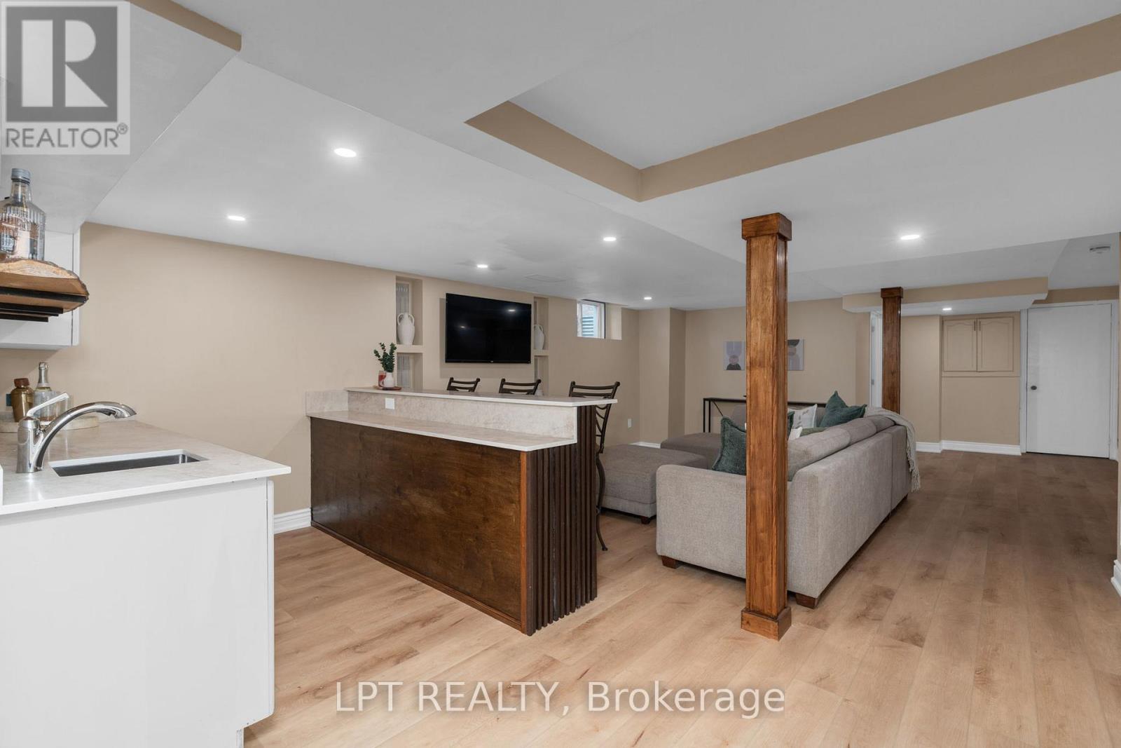 47 NORTHVIEW CRESCENT - 34