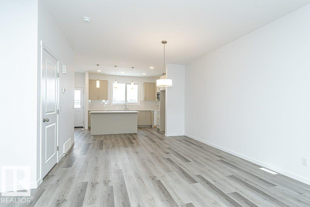 6269 175A AV NW - 10