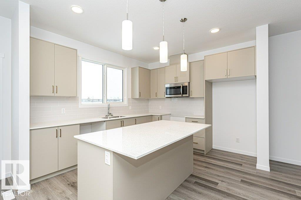 6269 175A AV NW - 12