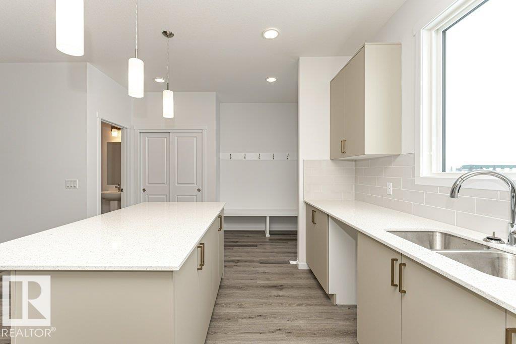6269 175A AV NW - 15