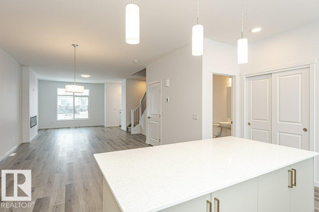 6269 175A AV NW - 17