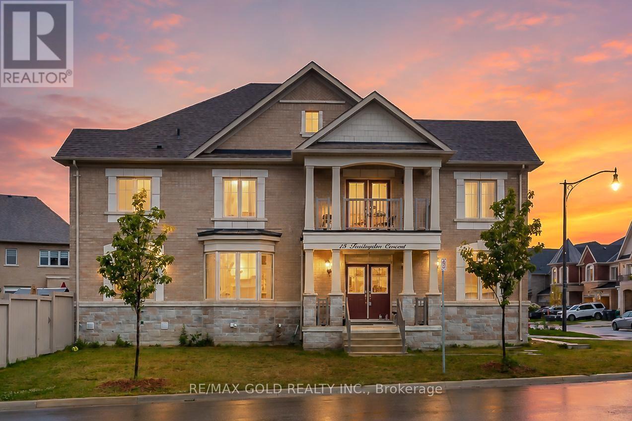 15 FARRINGDON CRESCENT - 1