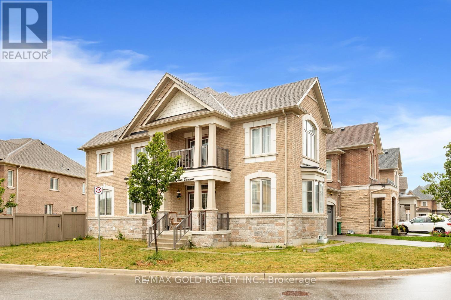 15 FARRINGDON CRESCENT - 3