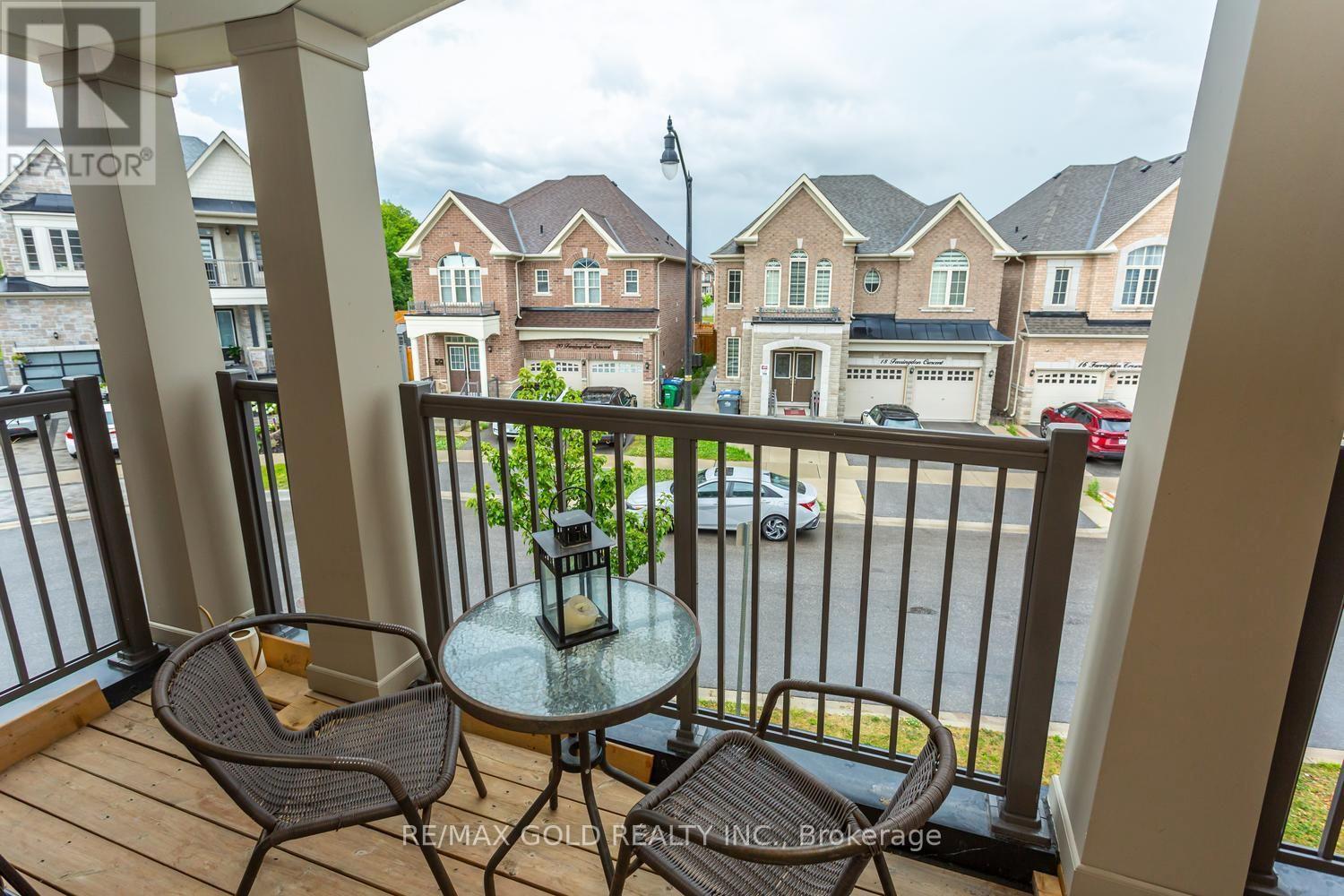 15 FARRINGDON CRESCENT - 46
