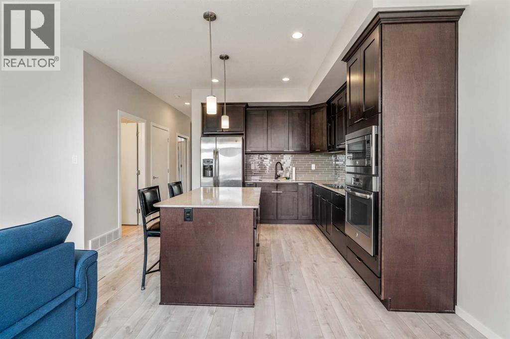 #4 414 Highlands Boulevard W - 11