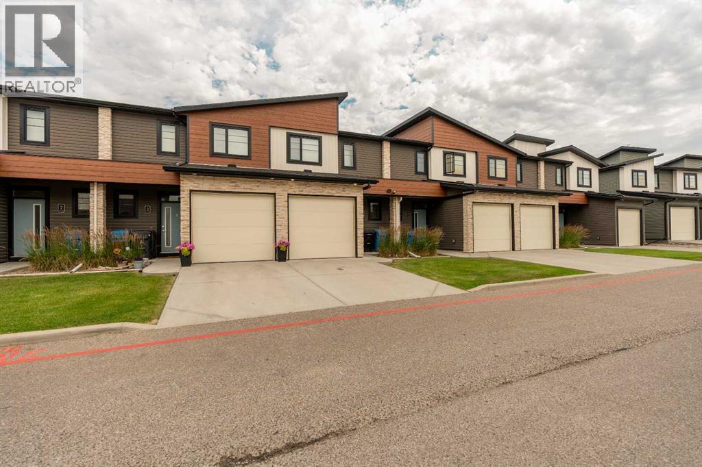 #4 414 Highlands Boulevard W - 3