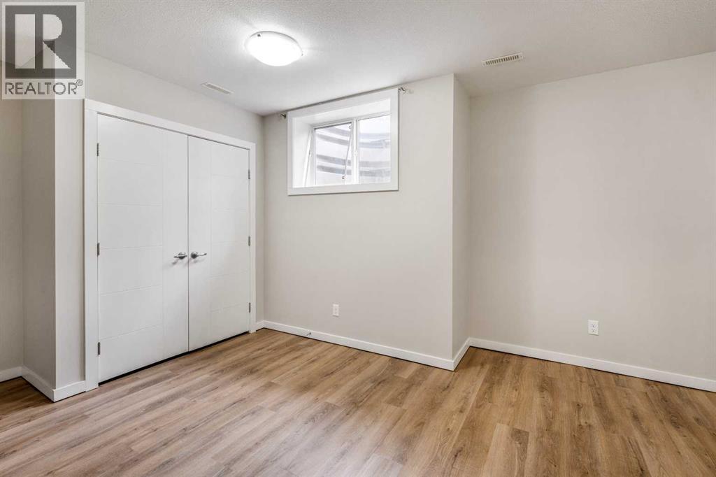 #4 414 Highlands Boulevard W - 26