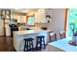 1018 Bertha Ave, Gabriola Island, BC V0R1X3 Photo 10
