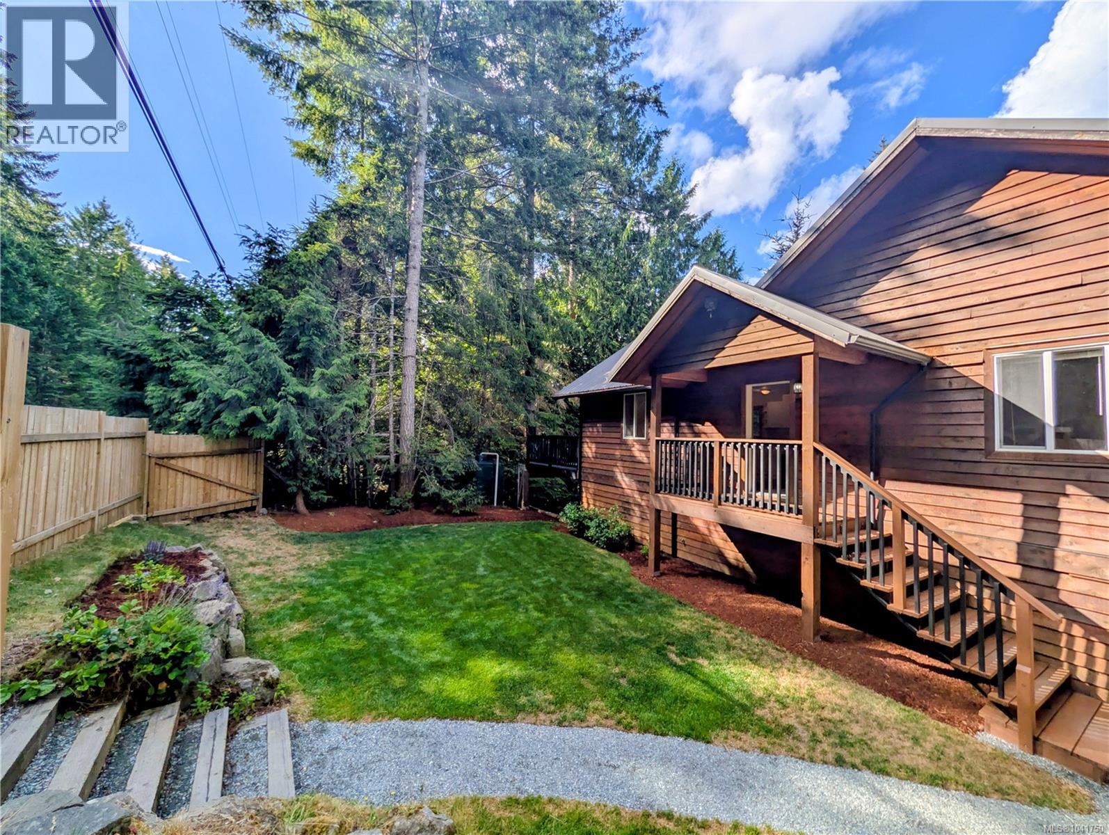 1018 Bertha Ave - Image 3