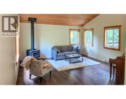 1018 Bertha Ave, Gabriola Island, BC V0R1X3 Photo 12