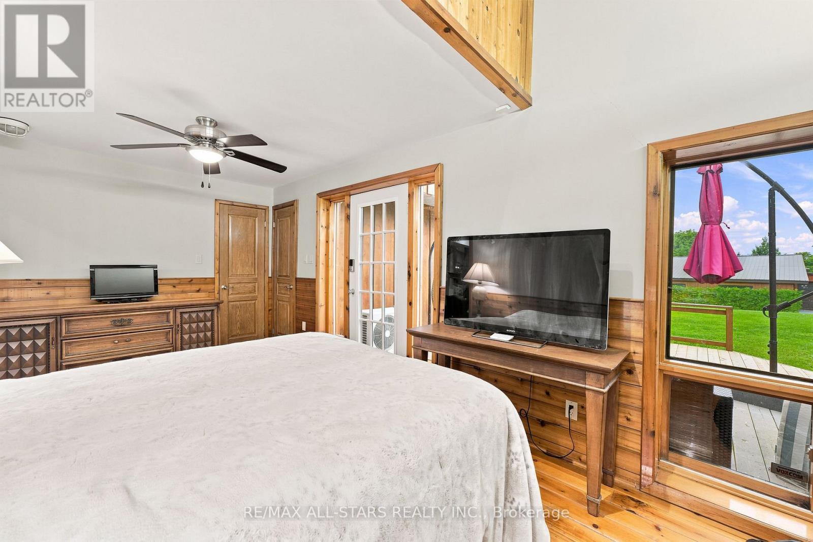 664 LAKE DRIVE N - 20