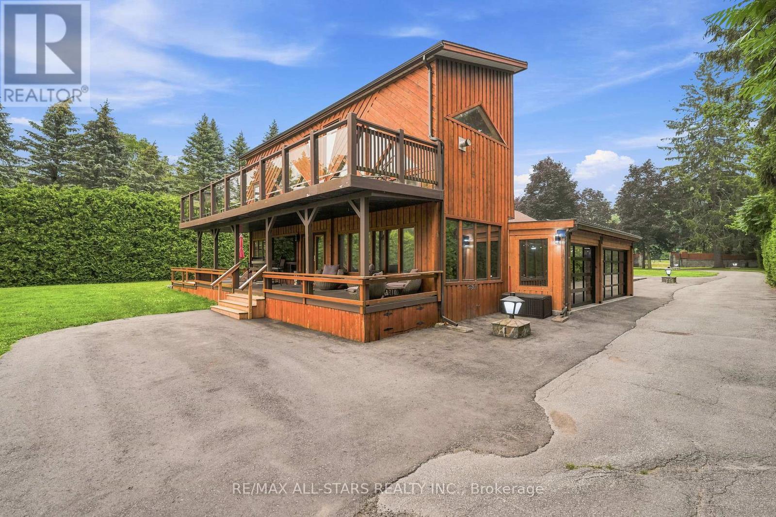664 LAKE DRIVE N - 44