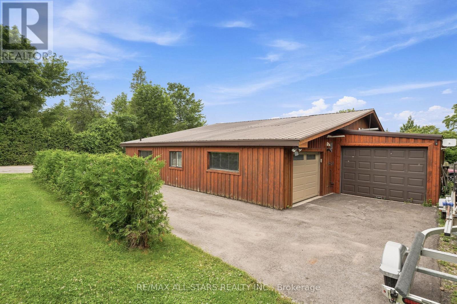 664 LAKE DRIVE N - 47