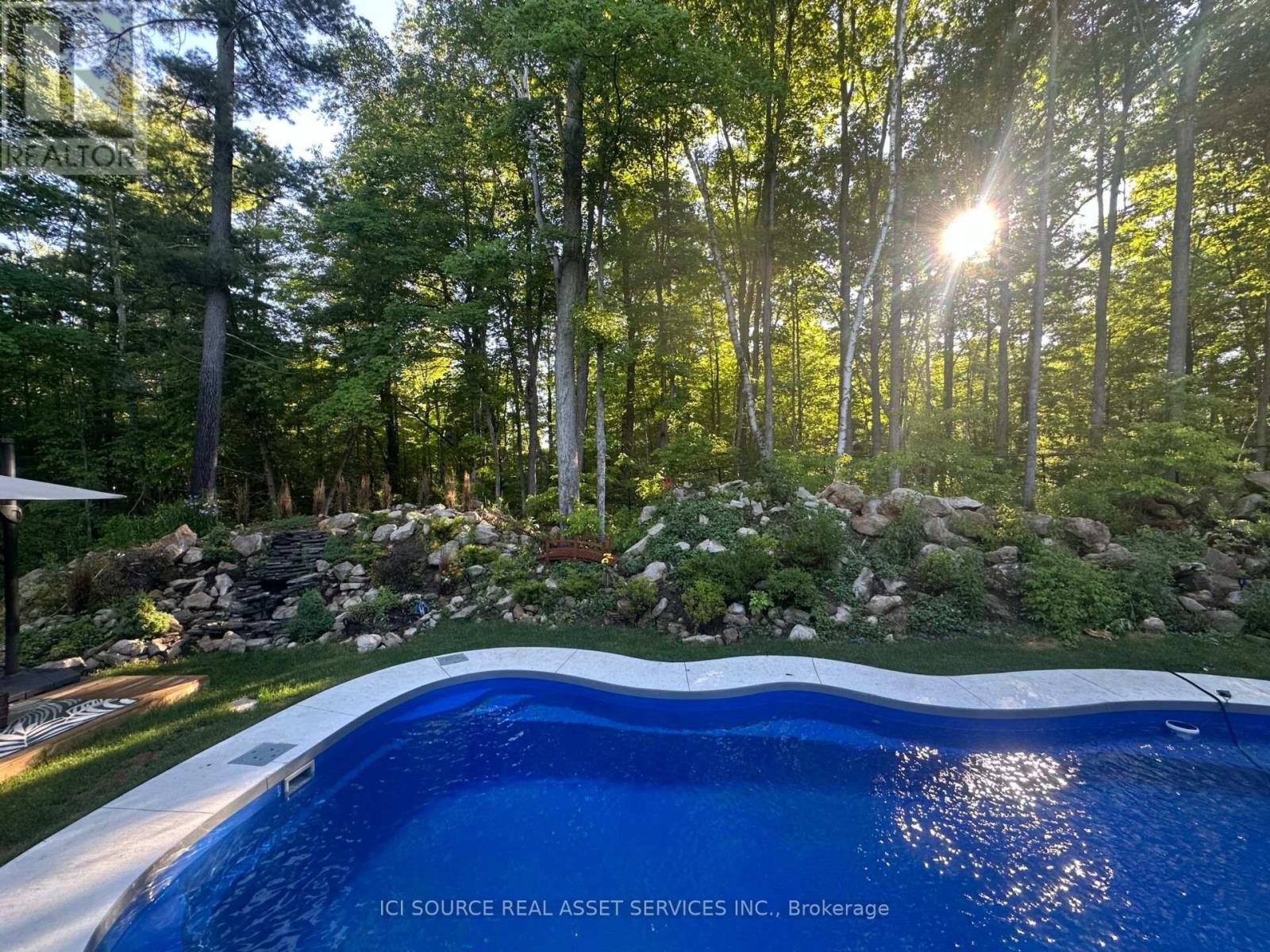 13 TIMBERRUN COURT - 33