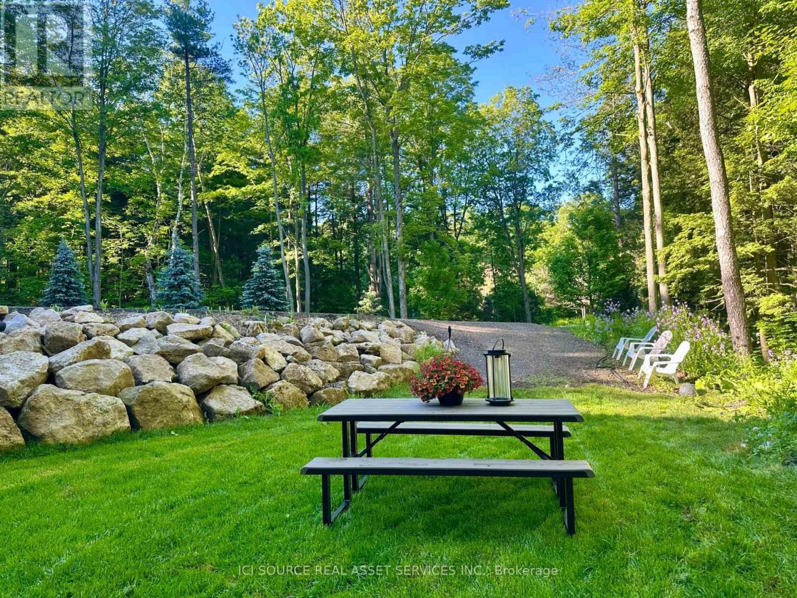 13 TIMBERRUN COURT - 32