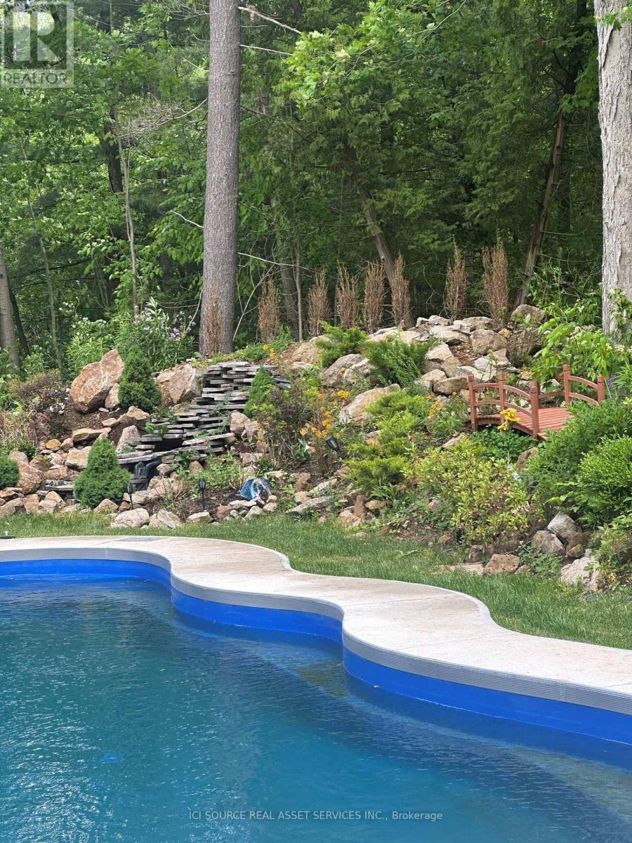 13 TIMBERRUN COURT - 34