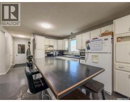 405 5th Street E, Shaunavon, SK S0N2M0 Photo 26
