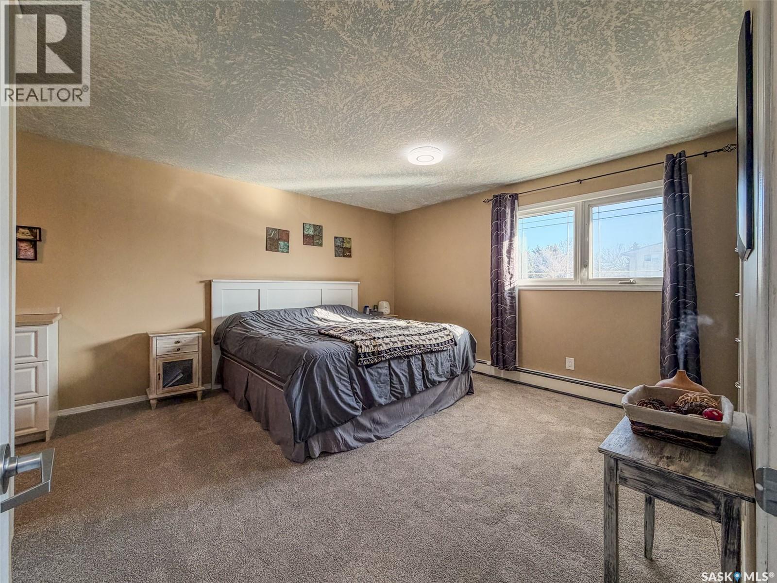 405 5th STREET E - 12