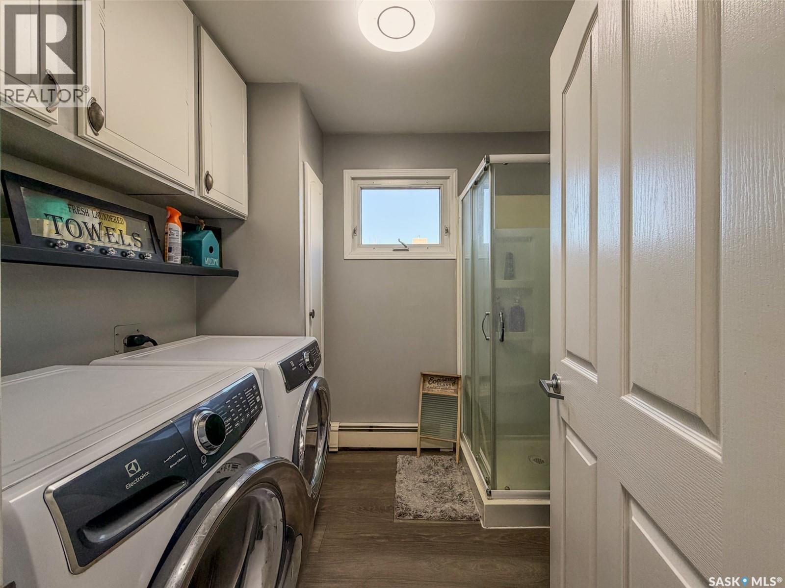405 5th STREET E - 44
