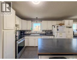 405 5th Street E, Shaunavon, SK S0N2M0 Photo 24