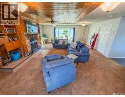 405 5th Street E, Shaunavon, SK S0N2M0 Photo 37
