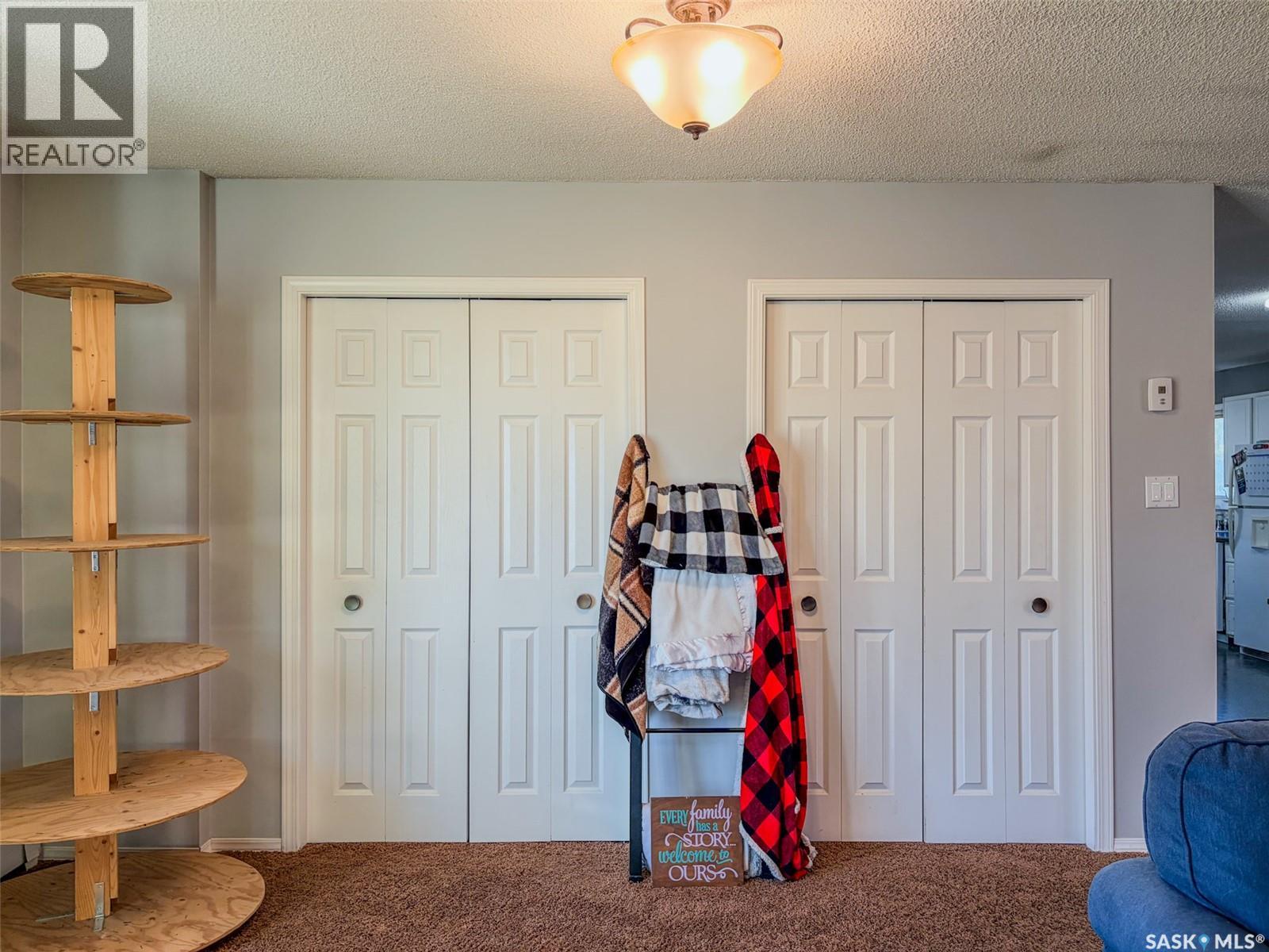 405 5th STREET E - 40