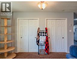 405 5th Street E, Shaunavon, SK S0N2M0 Photo 40