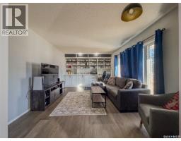 Laundry room - 405 5th Street E, Shaunavon, SK S0N2M0 Photo 6