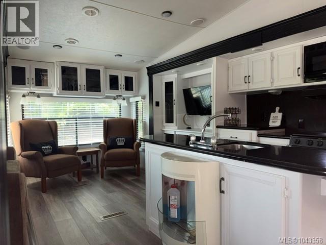 #A4 2650 Turnbull Rd - 6