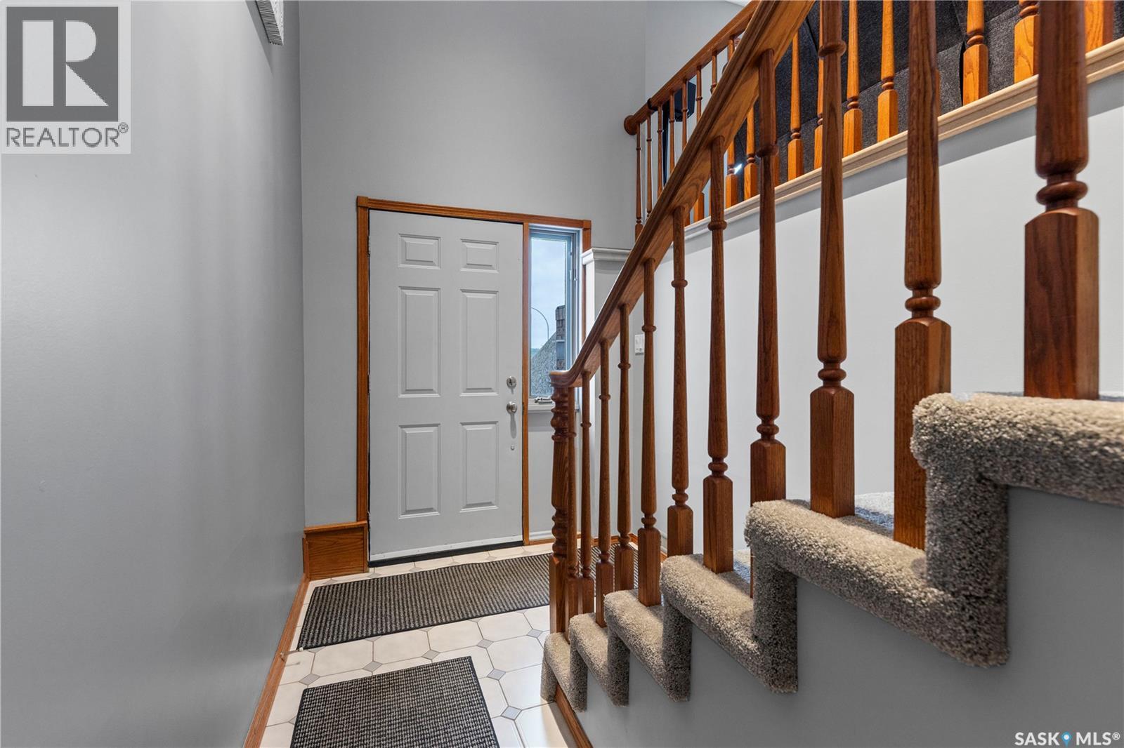 270 Prospect CRESCENT - 2