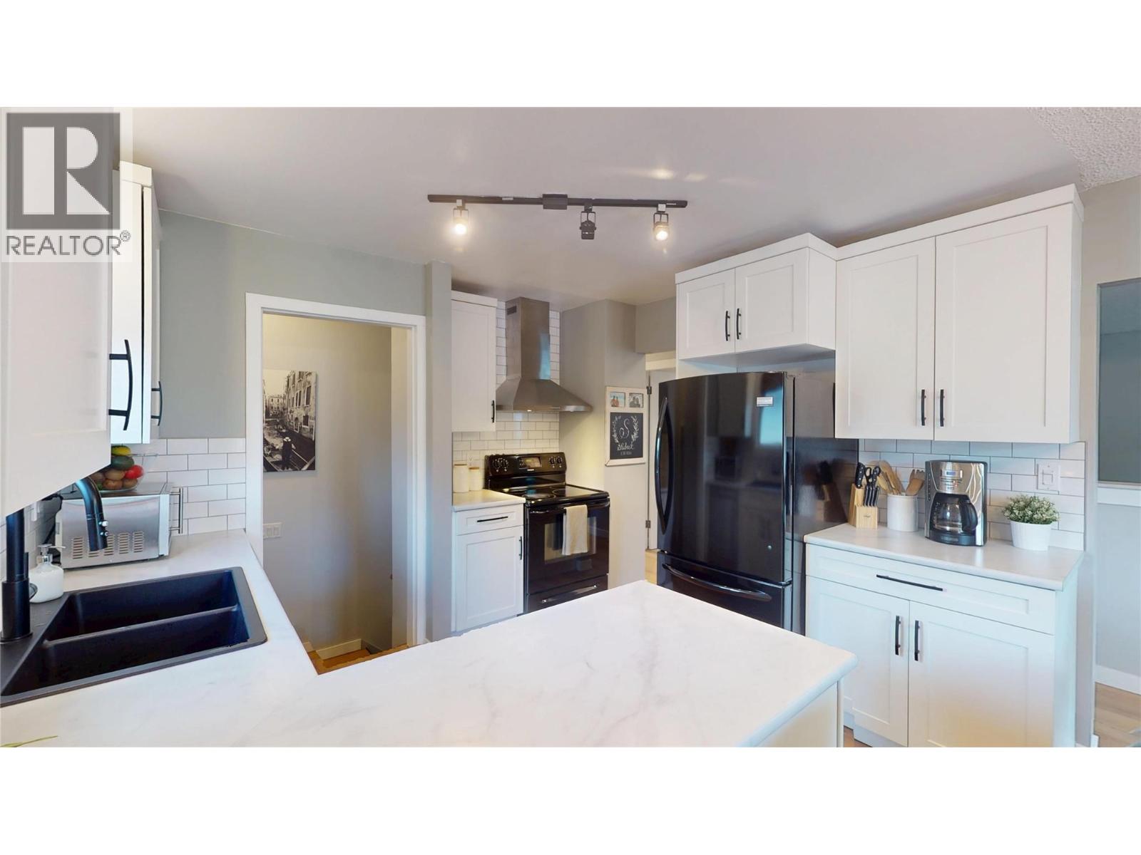 1108 11 Street S - 10