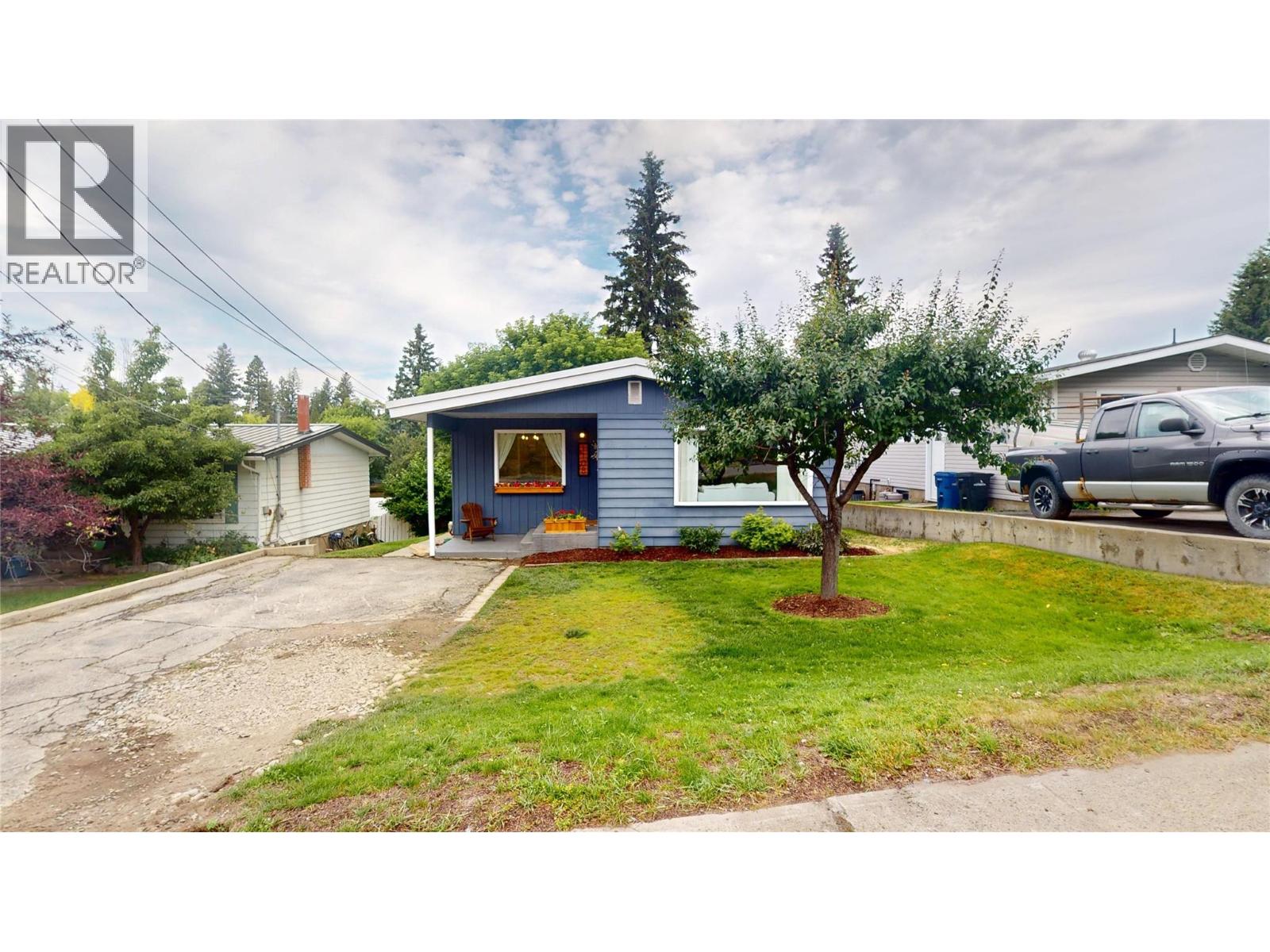 1108 11 Street S - 2