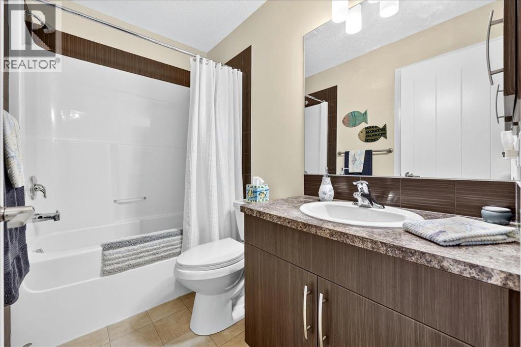 15 Sunset Square, Cochrane