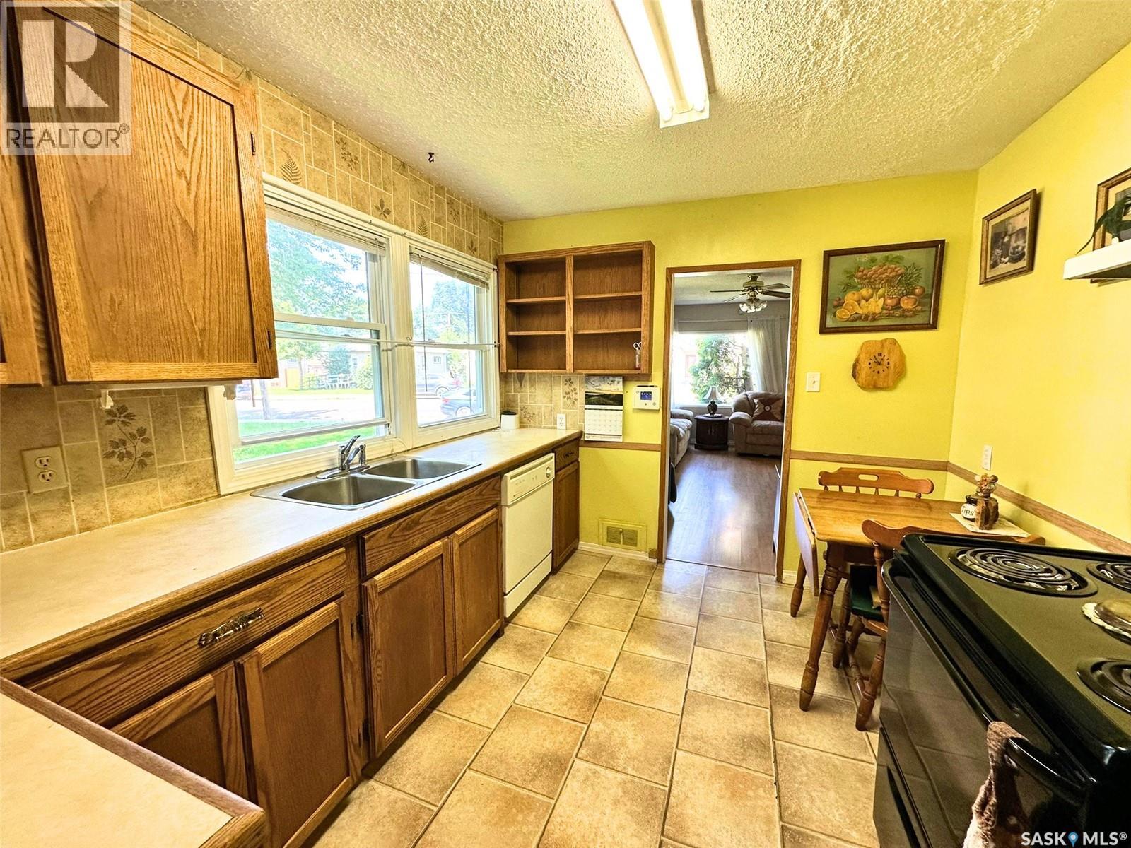 249 6th STREET E - 10